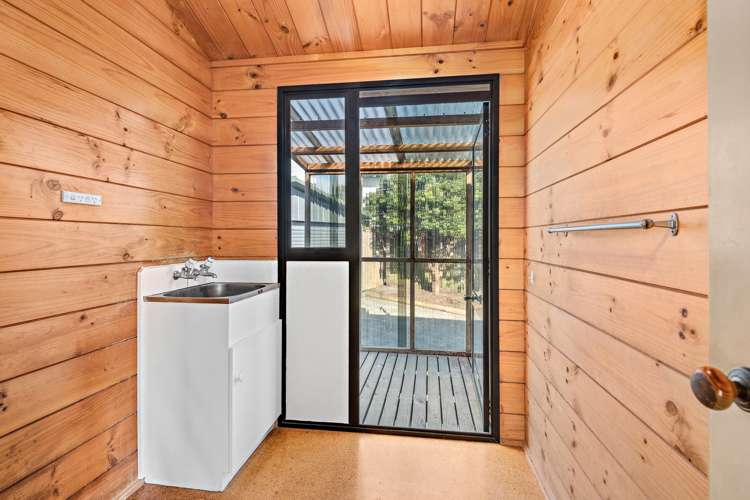 17 Mera Road Algies Bay_16