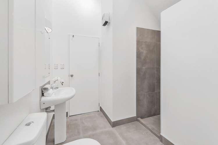 4/1010 Colombo Street Saint Albans_15