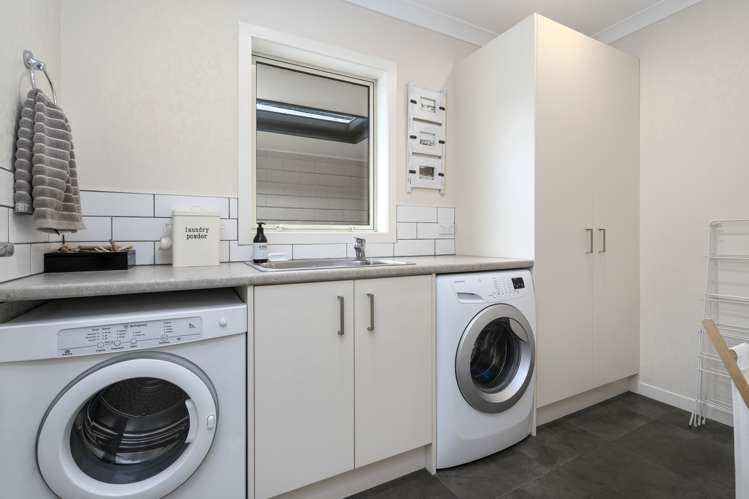 49 Baxter Michael Crescent Cambridge_21