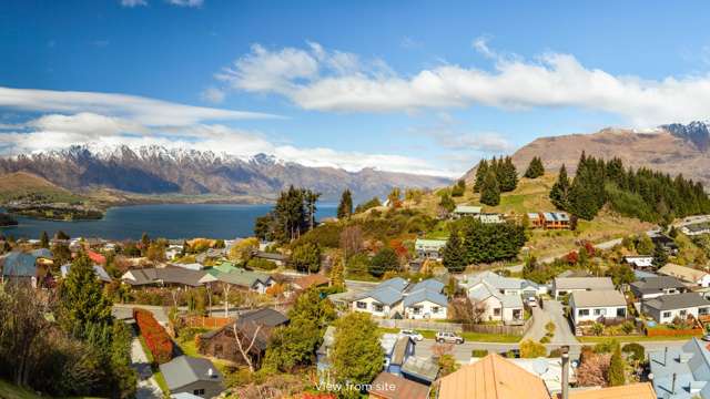 14 Greenstone Place Fernhill/Sunshine Bay_4