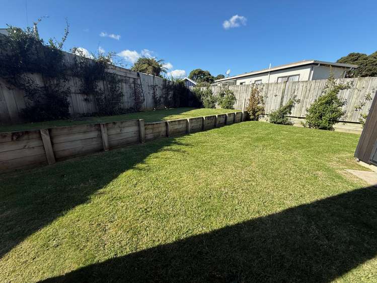11/12 Stewart Street Raglan_40