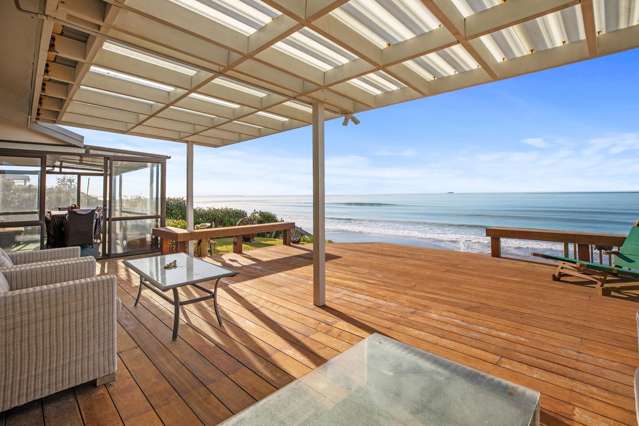 FAMILY BEACH LIVING WITH EXTRA'S