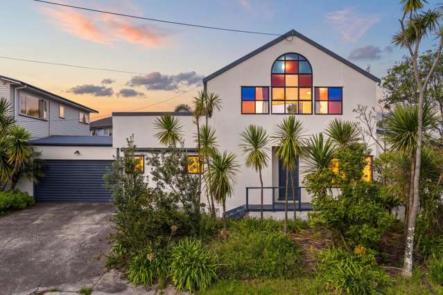 Oversized 2 Beddy with Views