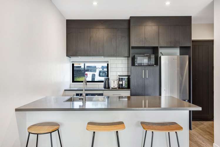 28 Whati Lane Henderson North_9