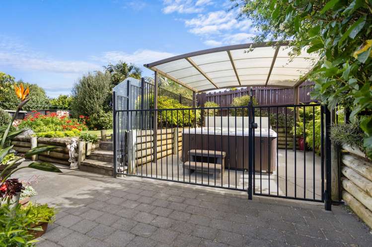 12 St Simon Place Botany Downs_11