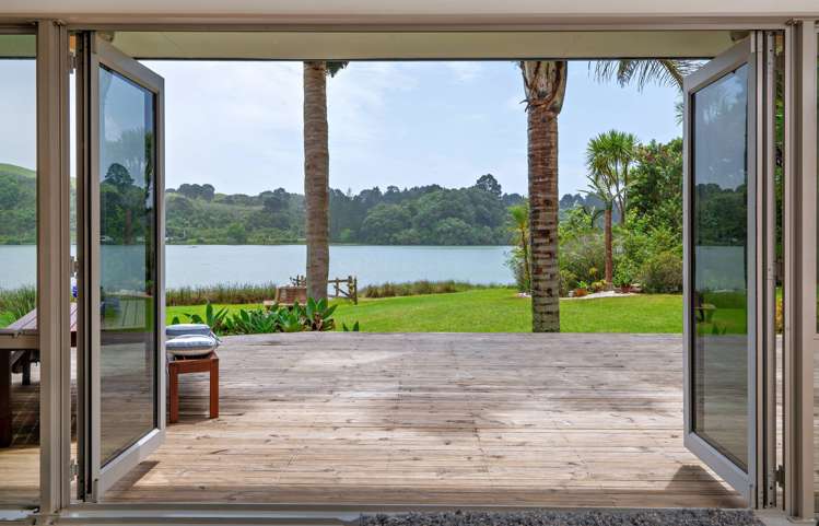 1 Ohakana Is Whakatane Surrounds_7