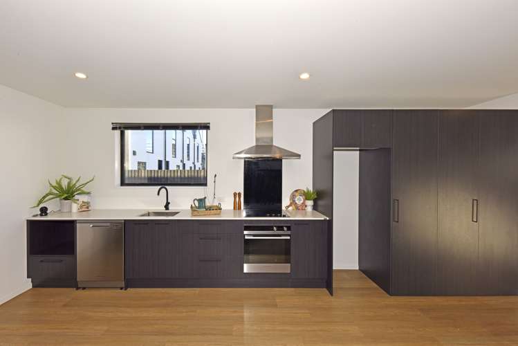 2/502 Armagh Street Linwood_5