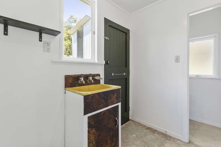 36 Ocean Road Surfdale_12