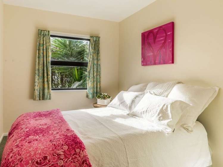 27a Seaview Road Paremata_12