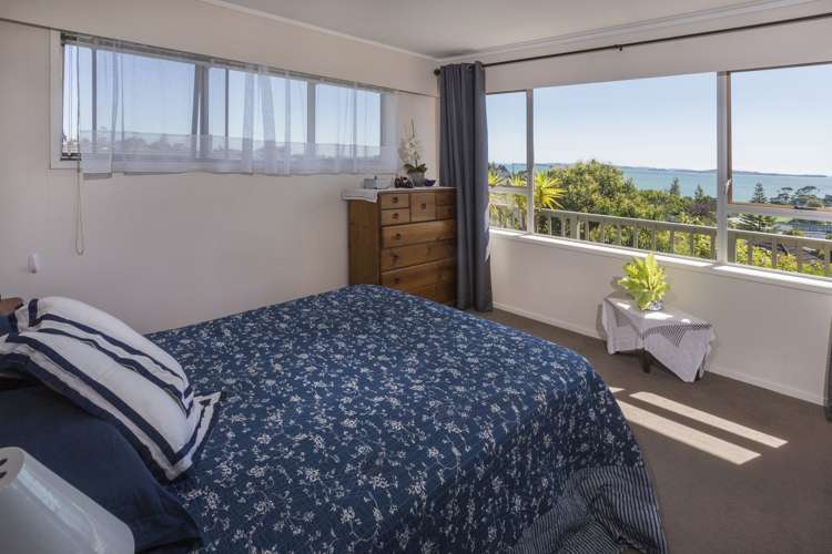 13 Paisley Street Mellons Bay_4