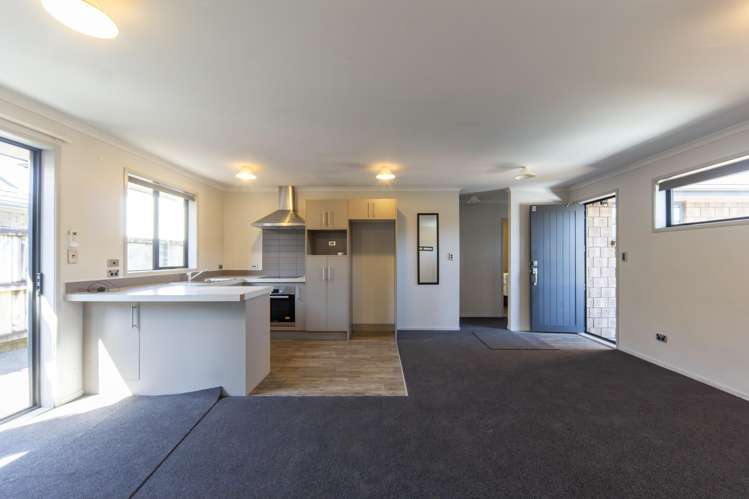 5/102 Old Farm Road Hamilton East_2