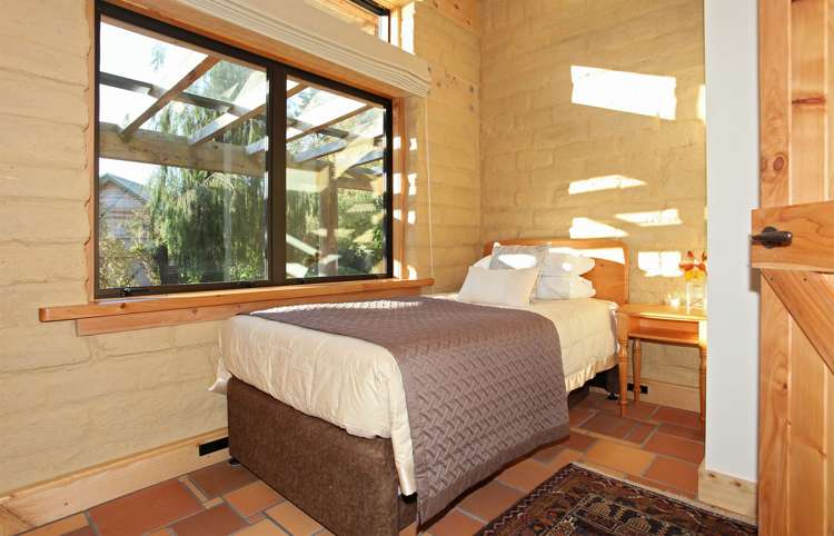 Earth House/3635 Cambridge Road Cambridge_15