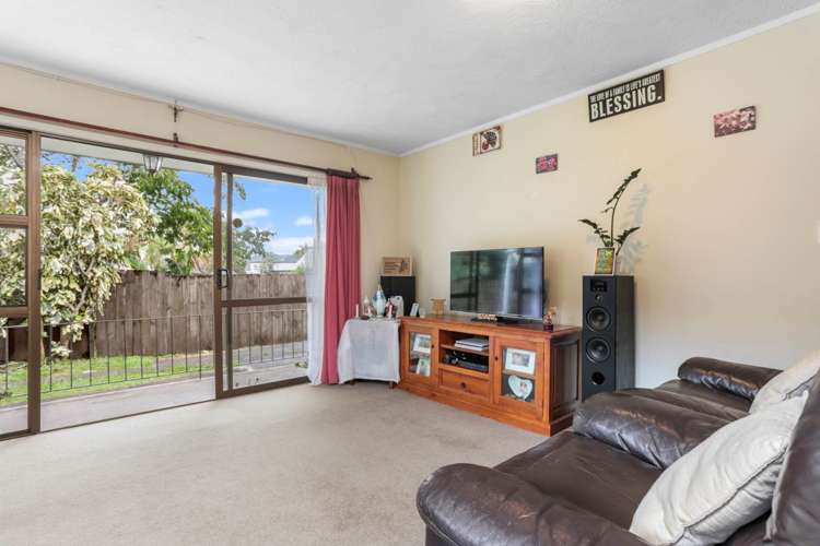 2/10 Metric Place Te Atatu South_6