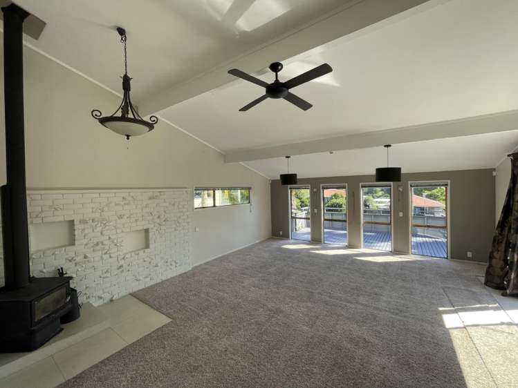 64 James Cook Drive 1185_5