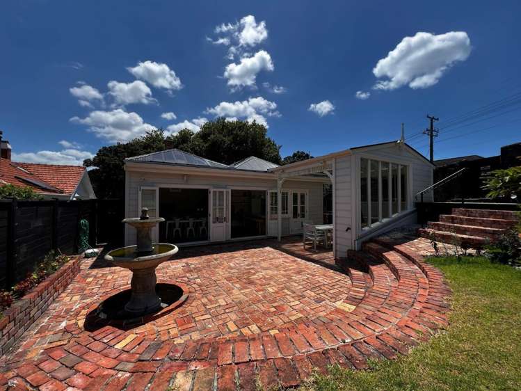 8 Cheltenham Road Devonport_17