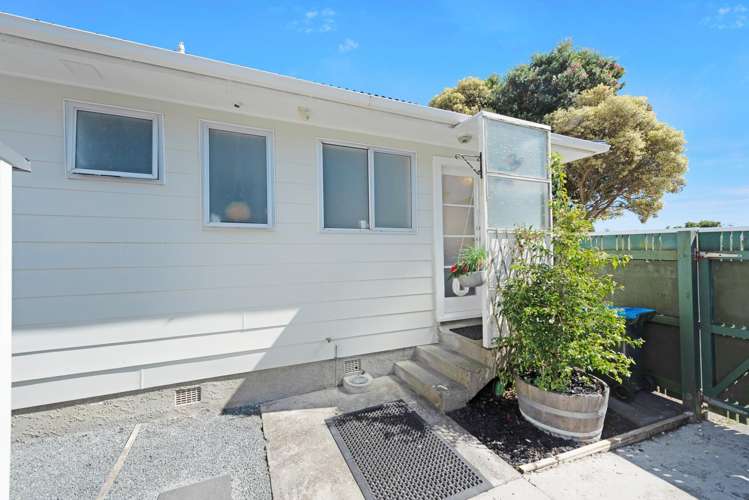 1/19 Yarrow Place Papakowhai_19