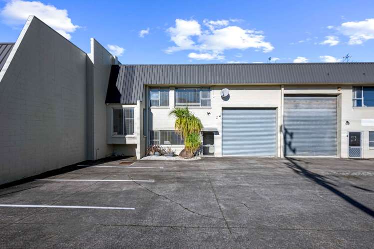 Unit 1/153 Hepburn Road Glendene_13