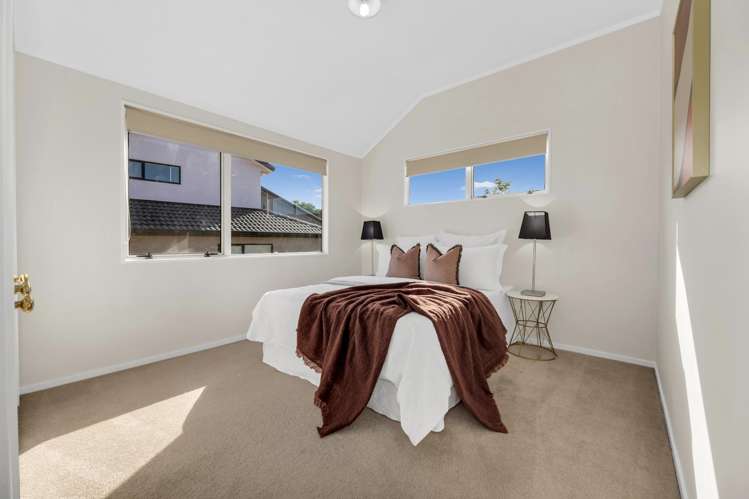 97 Gosford Drive Botany Downs_13