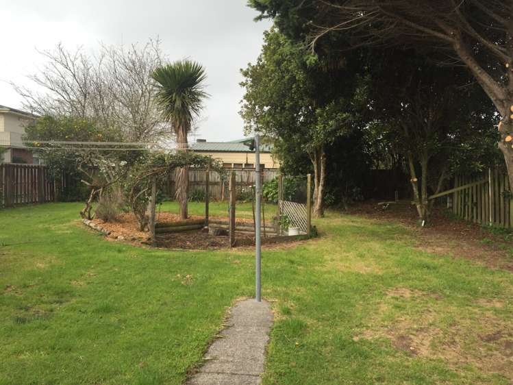 83 Gloria Avenue Te Atatu Peninsula_10