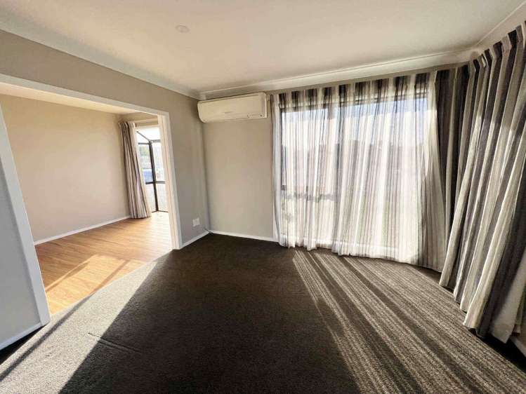 12 Esk Place Aranui_5