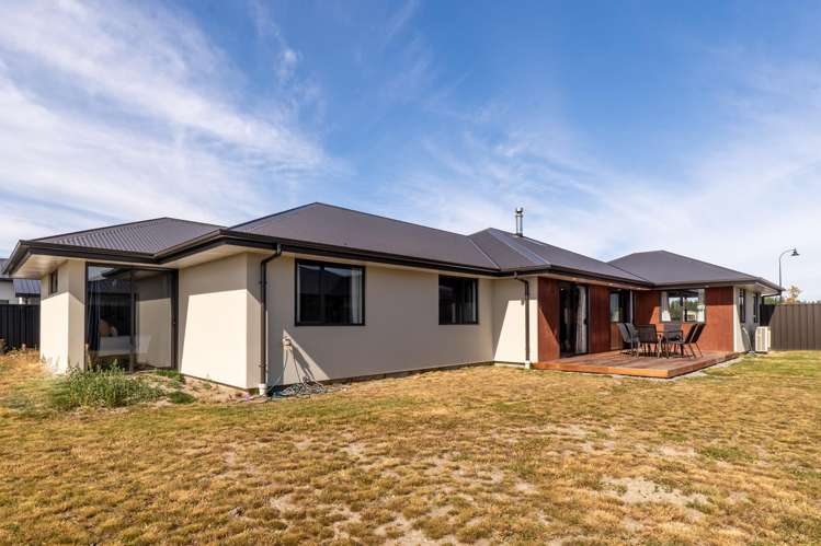 27 Lakeland Avenue Twizel_22