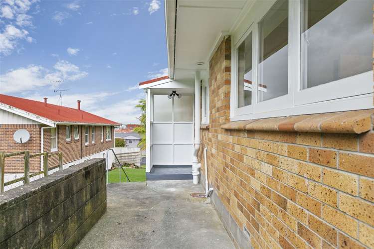 2/15 Walter Macdonald Street Howick_25