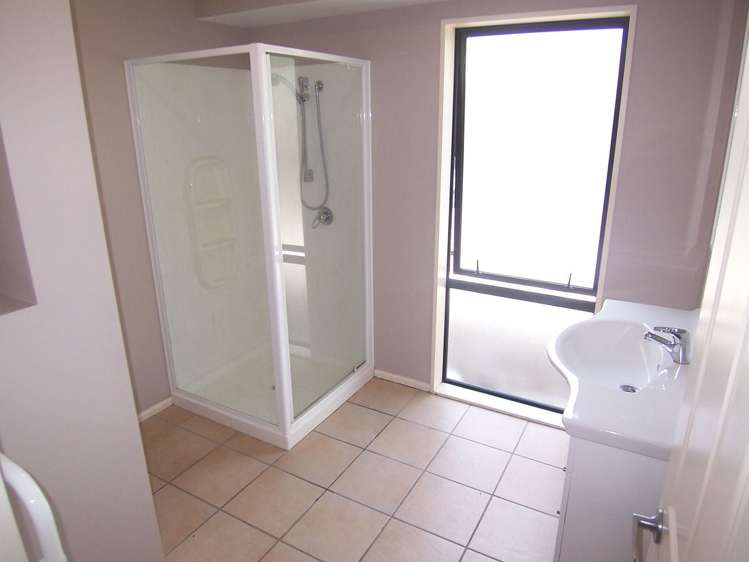 32 Shearwater Drive Woolston_5