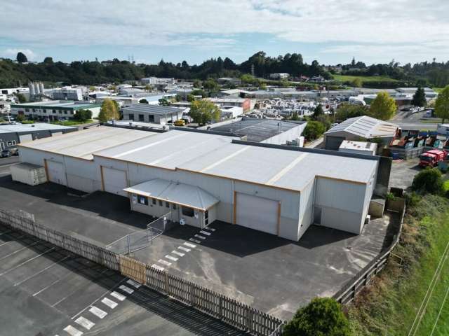 Large Unit with Fenced Yard