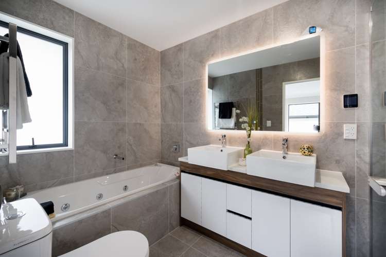 6 Lisnoble Road Flat Bush_16