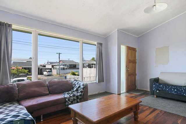 1/2 Hinau Street New Lynn_3