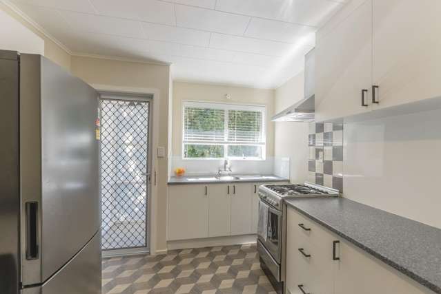 2/13 Linden Avenue Tawa_2