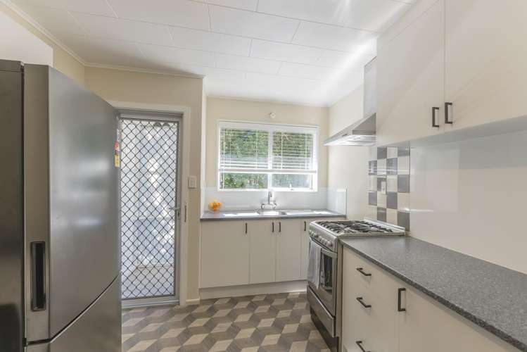 2/13 Linden Avenue Tawa_2