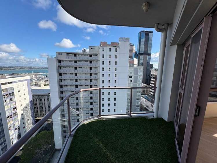 16A/89 Victoria Street West City Centre_4