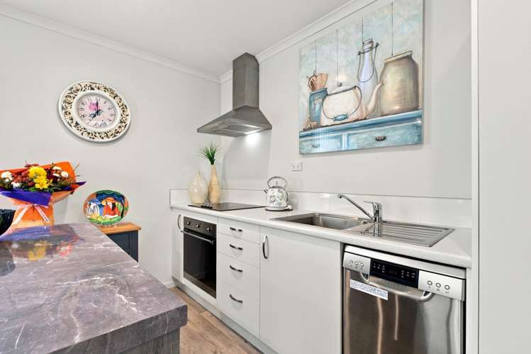 7 Lance Way in the Dunes Lifestyle Village Papamoa_6