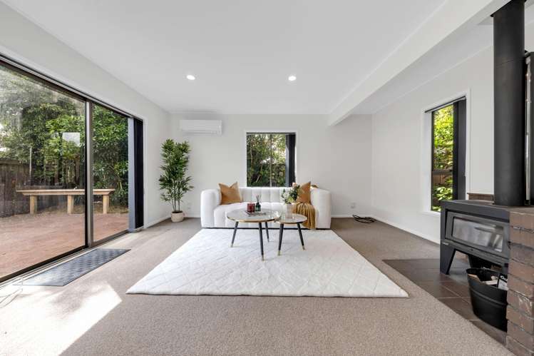 2/31 Challen Close Conifer Grove_8