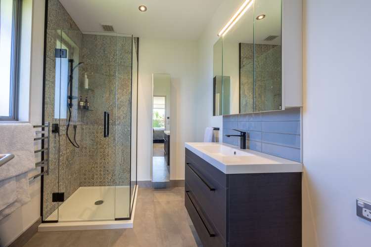 43 Hardie Place Albert Town_15