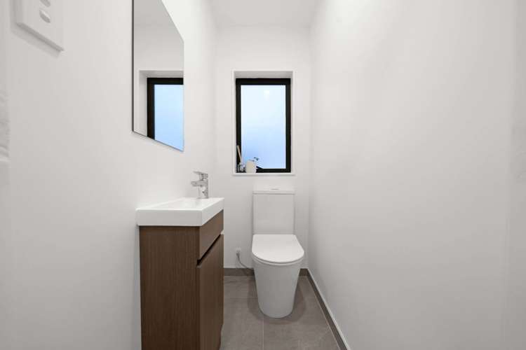 22A Miriam Corban Heights Henderson Heights_12