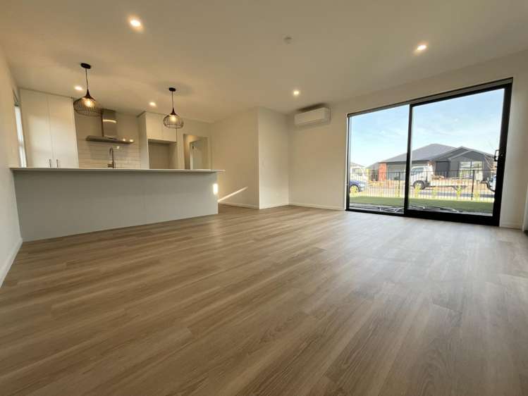 2 Maple Lane 11103_3