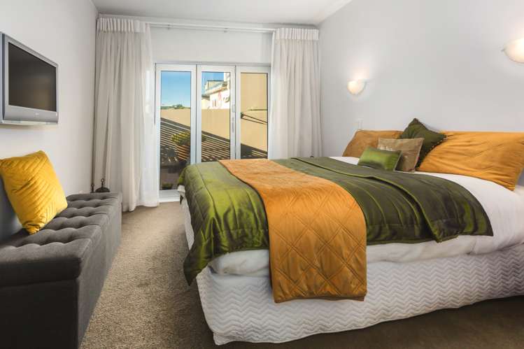 2/101 Dp Mana Esplanade Paremata_10