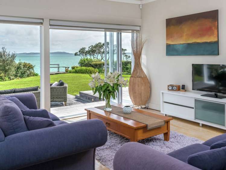 3 Hawke Crescent Beachlands_7