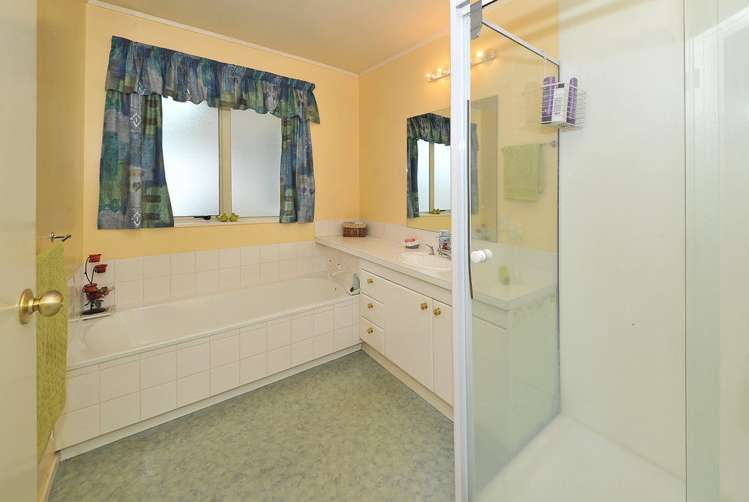 3 Gairloch Place Wattle Downs_11