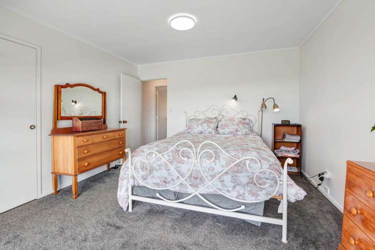 20 Roberts Road Matakatia Bay_16