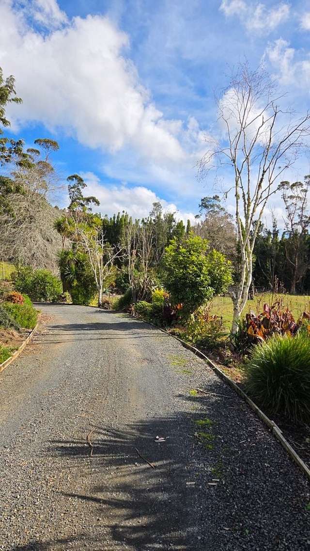 2 Long Road Waitakere_1