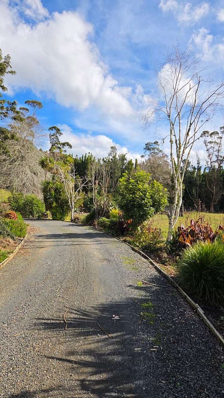 2 Long Road Waitakere_1