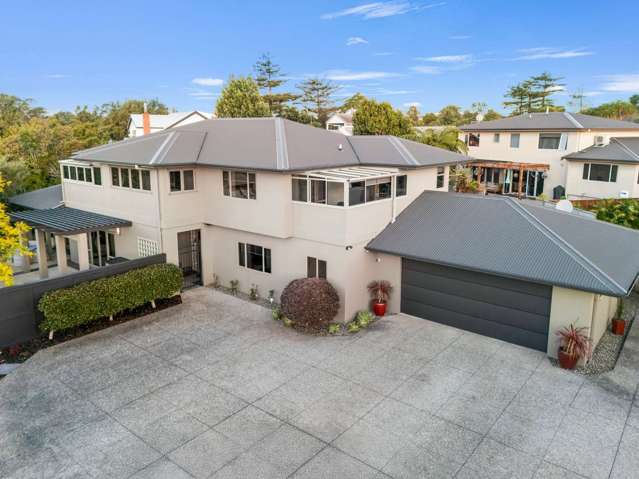 Versatile Highlands Park Lifestyle!