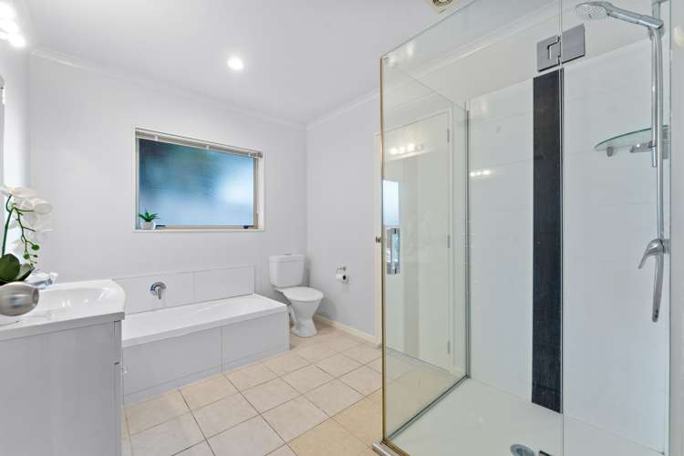 2a Laurie Street Red Beach_12