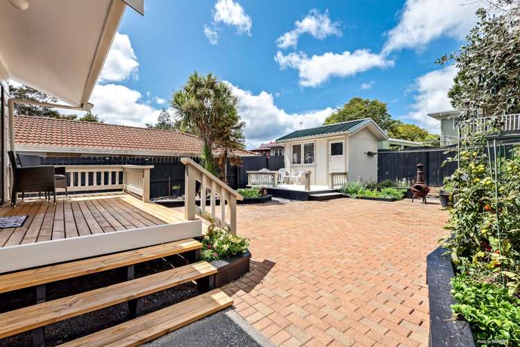 1 Newland Grove Henderson_9