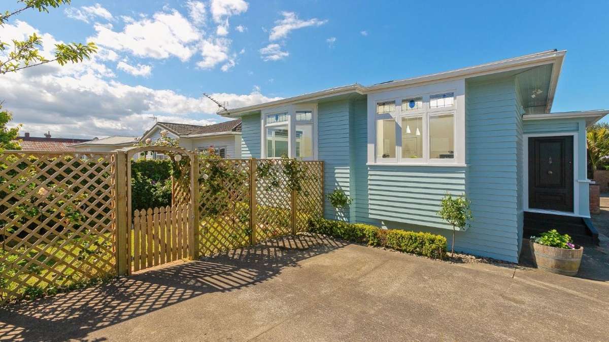 1/167 Point Chevalier Road_0