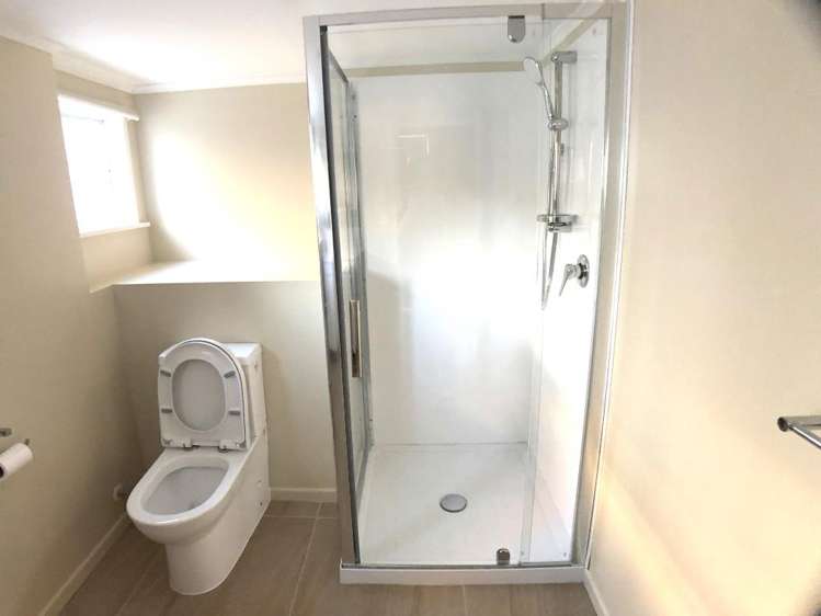 2/400 Richardson Road 10044_6