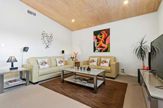 14B Saffron Street Birkdale_2